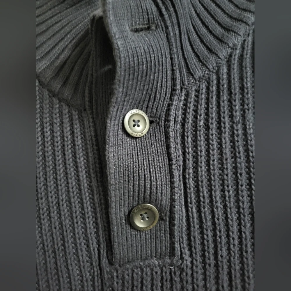 American Eagle Outfitters  - Mens 1/4 Button Sweater - Size L